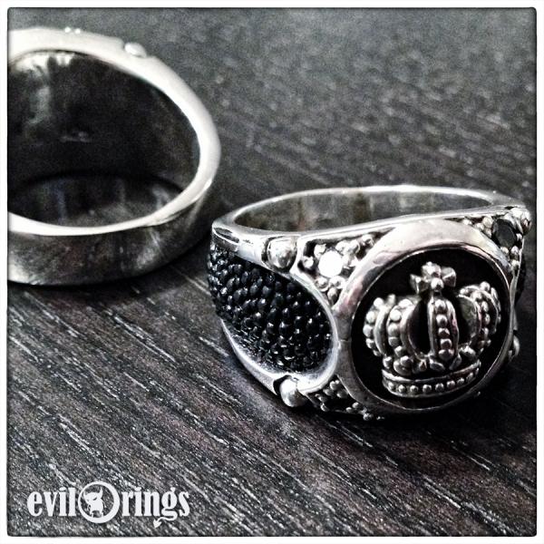 Stachelrochenleder-Ring "Krone"